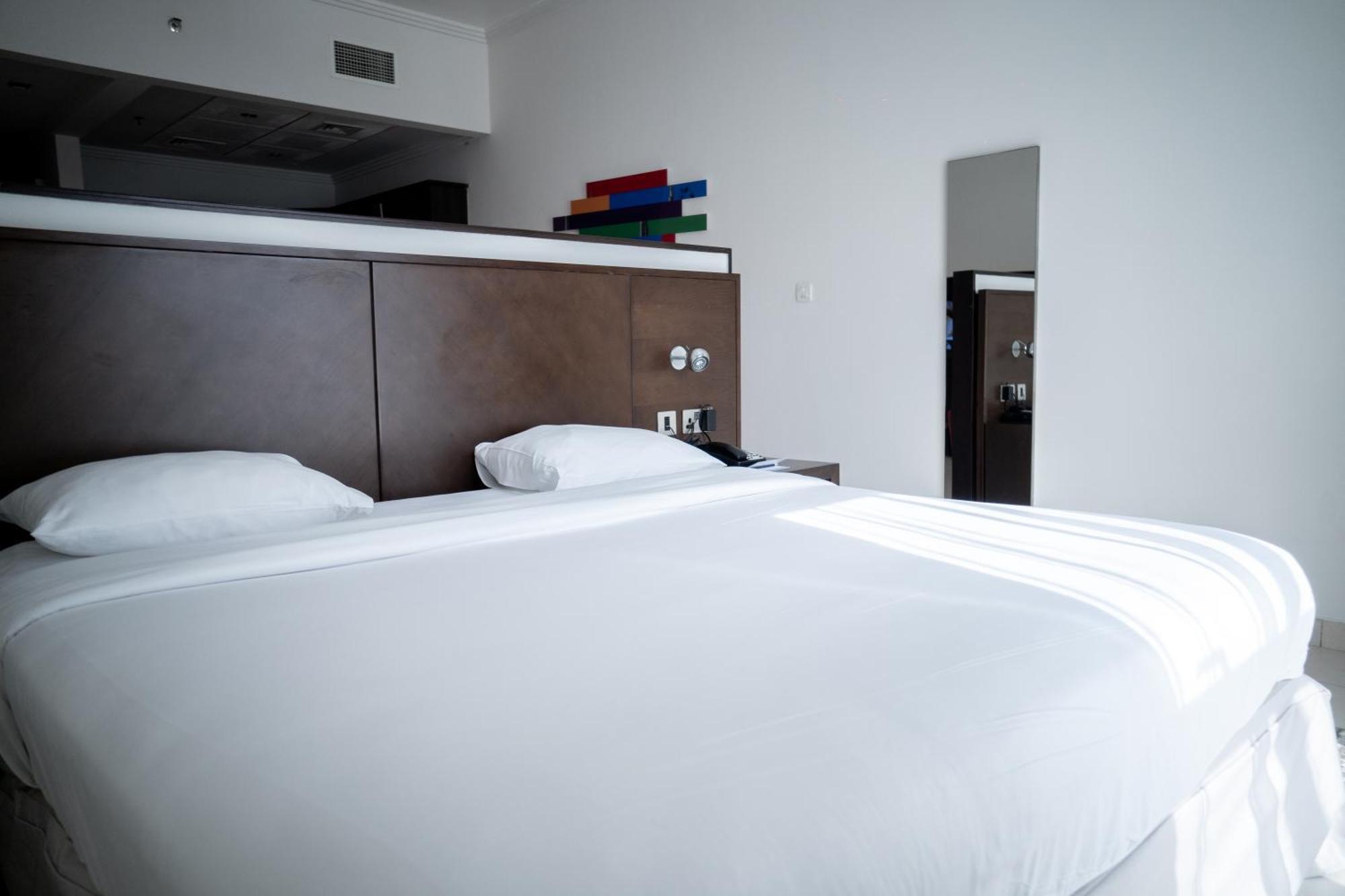 Aparthotel Mena Albarsha At The Mall
